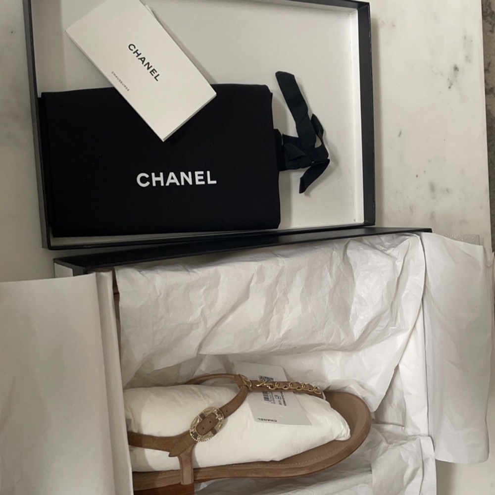 Chanel Beige Thong Sandal With Chain Detail NWT 36 - Picture 9 of 9